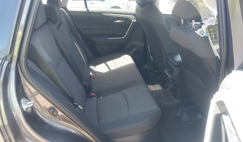 
								Toyota RAV4 full									