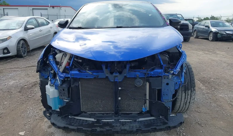 
								Toyota C-HR full									