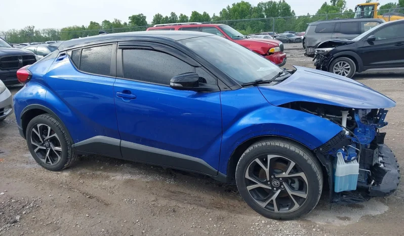 
								Toyota C-HR full									
