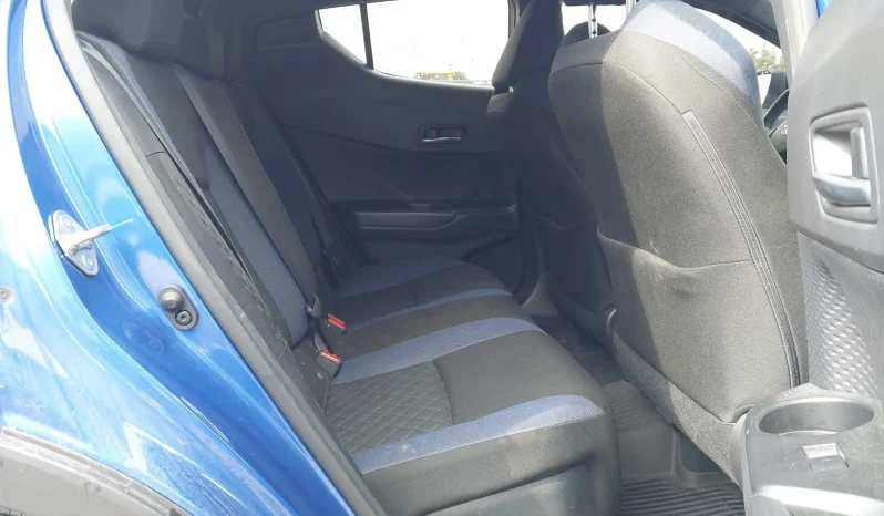 
								Toyota C-HR full									