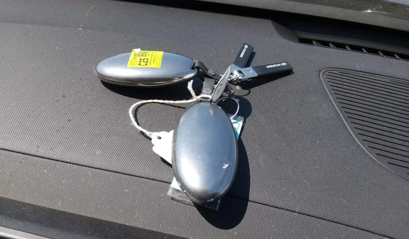 
								Hyundai Kona full									