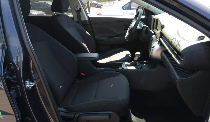 
								Hyundai Kona full									