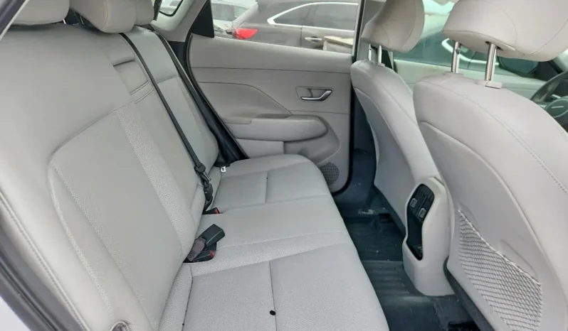 
								Hyundai Kona full									