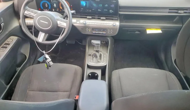 
								Hyundai Kona full									