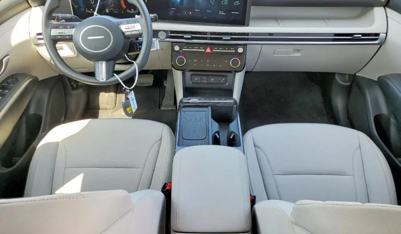
								Hyundai Tucson full									