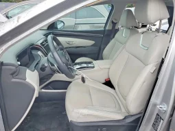 
										Hyundai Tucson Hybrid full									