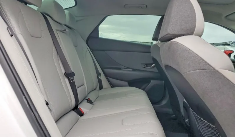 
								Hyundai Elantra full									