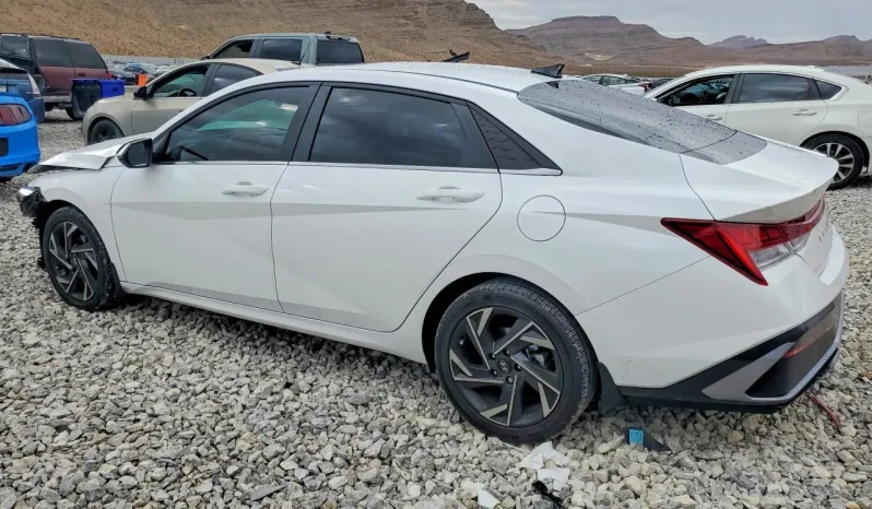
								Hyundai Elantra full									