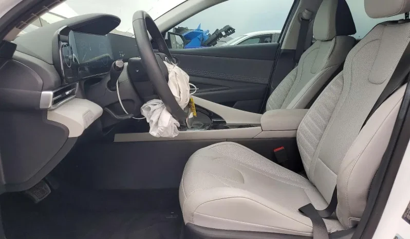 
								Hyundai Elantra full									