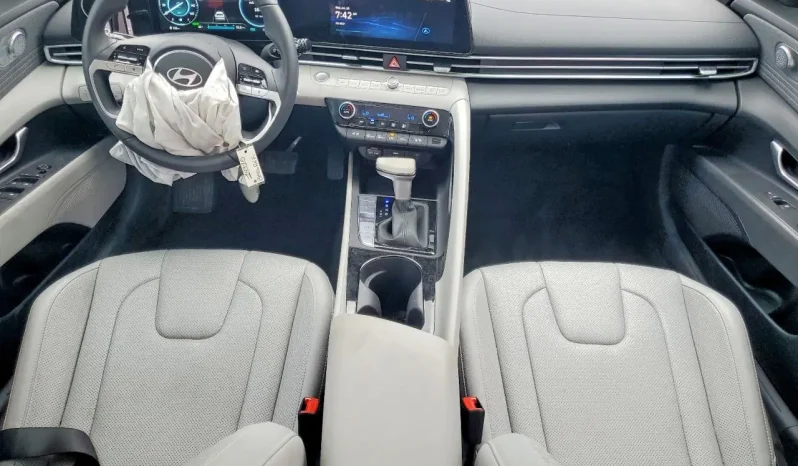 
								Hyundai Elantra full									
