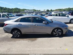 
										Hyundai Elantra full									