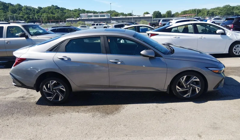 
								Hyundai Elantra full									