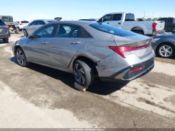 
										Hyundai Elantra full									