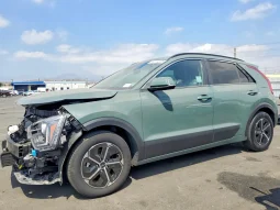 
										KIA Niro full									