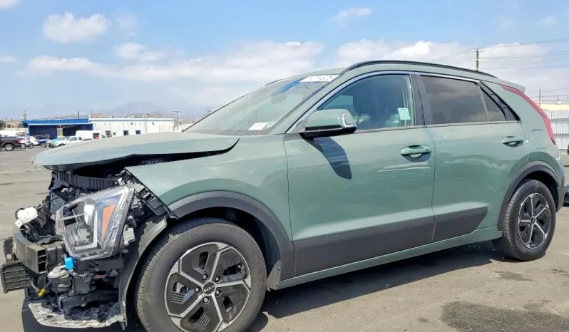
								KIA Niro full									