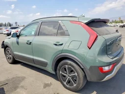 
										KIA Niro full									