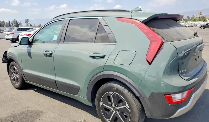 
								KIA Niro full									