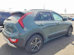 
										KIA Niro full									