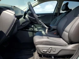 
										KIA Niro full									