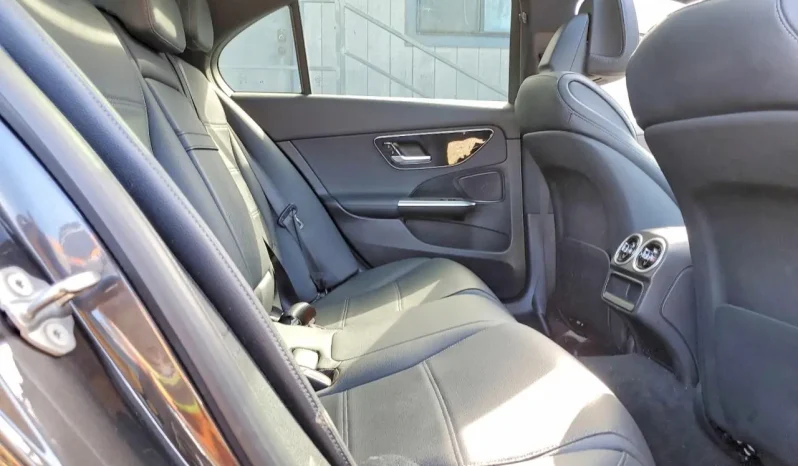 
								Mercedes-Benz C-Class full									