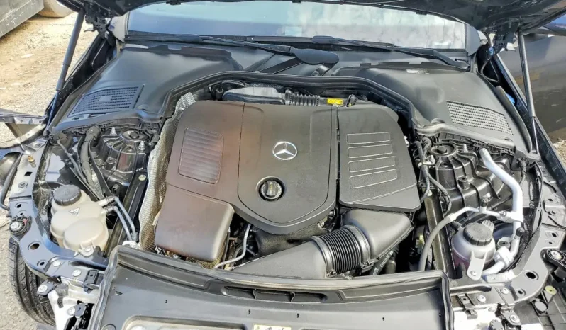 
								Mercedes-Benz C-Class full									