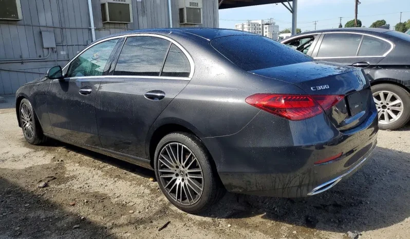 
								Mercedes-Benz C-Class full									