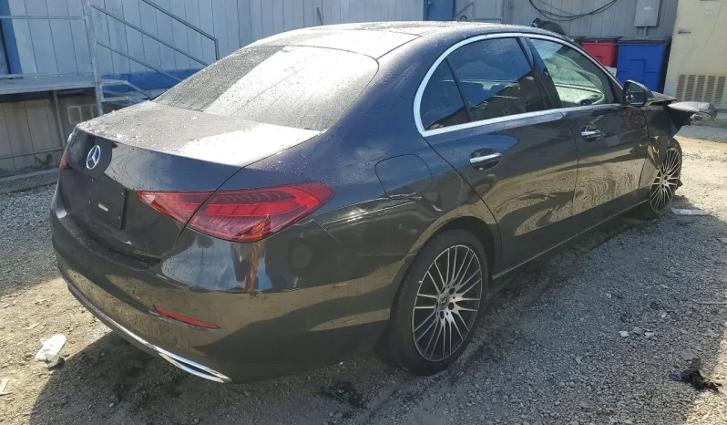 
								Mercedes-Benz C-Class full									