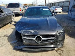 
										Mercedes-Benz C-Class full									