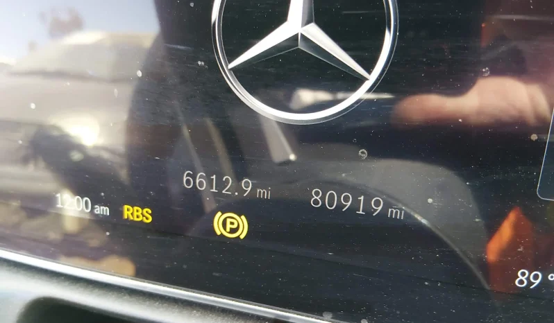 
								Mercedes-Benz C 300 full									