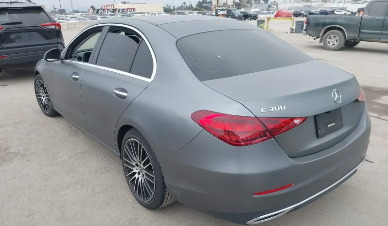 
								Mercedes-Benz C 300 full									