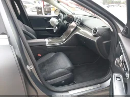 
										Mercedes-Benz C 300 full									
