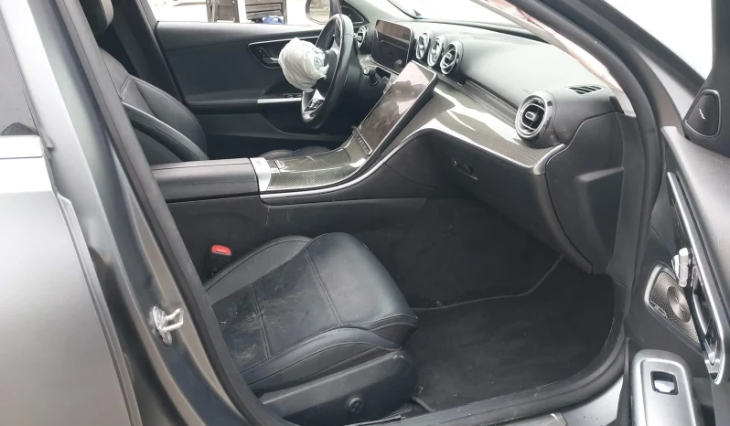 
								Mercedes-Benz C 300 full									