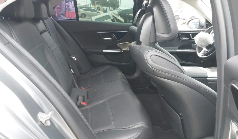 
								Mercedes-Benz C 300 full									