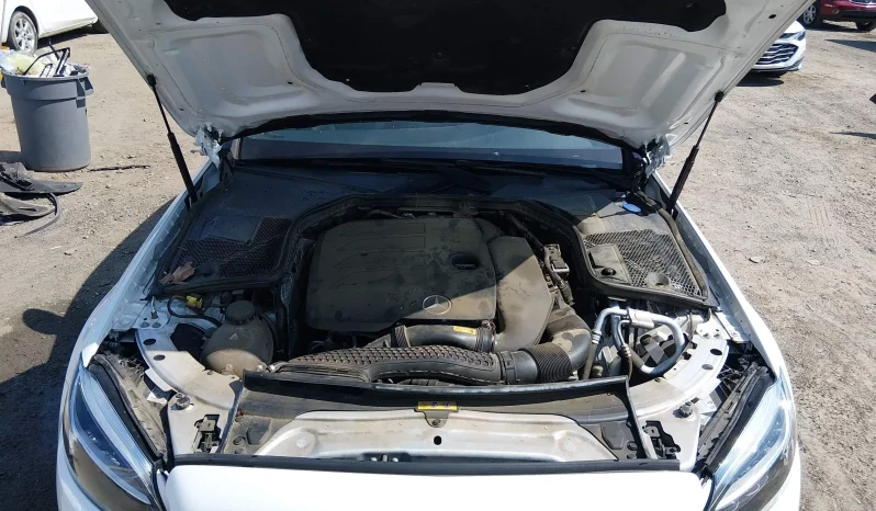 
								Mercedes-Benz C 300 full									