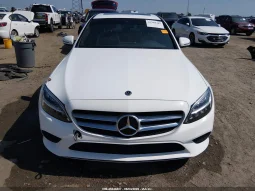 
										Mercedes-Benz C 300 full									