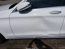 
										Mercedes-Benz C 300 full									