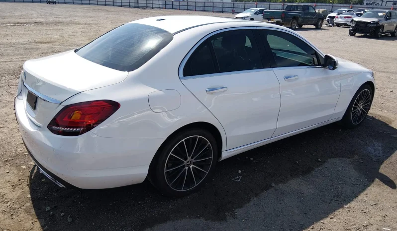 
								Mercedes-Benz C 300 full									