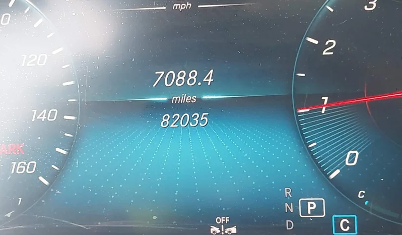 
								Mercedes-Benz C 300 full									