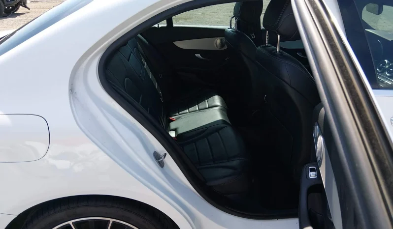 
								Mercedes-Benz C 300 full									