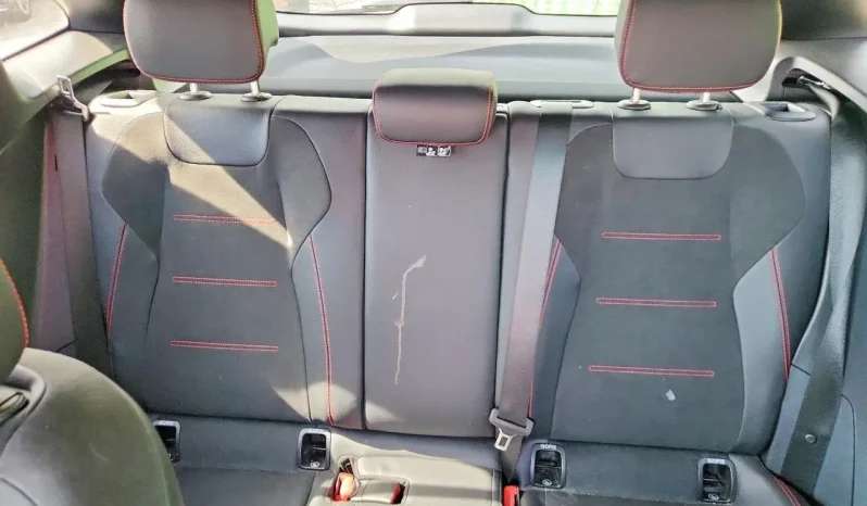 
								Mercedes-Benz GLA 250 full									