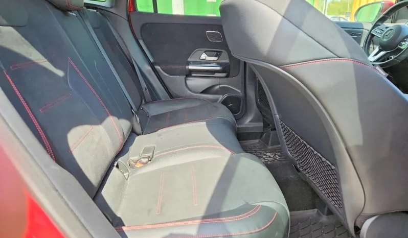
								Mercedes-Benz GLA 250 full									