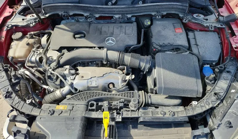 
								Mercedes-Benz GLA 250 full									