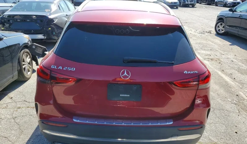 
								Mercedes-Benz GLA 250 full									