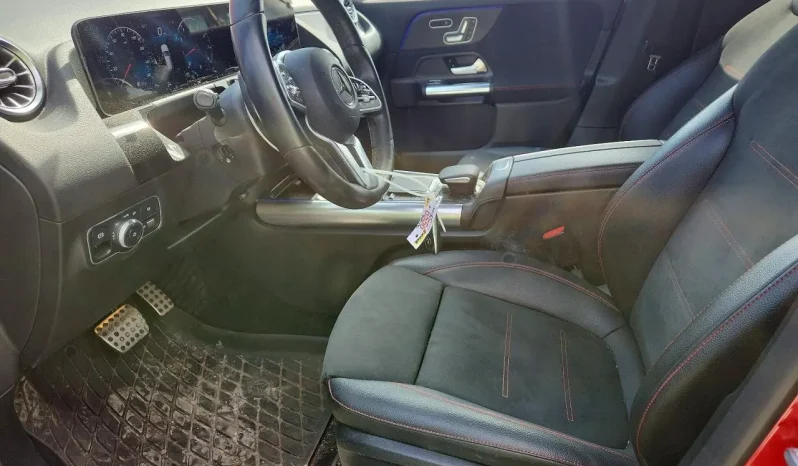 
								Mercedes-Benz GLA 250 full									