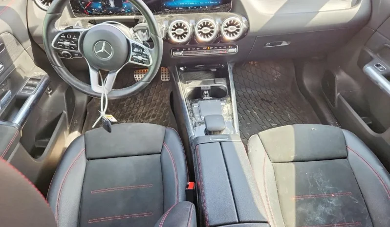 
								Mercedes-Benz GLA 250 full									