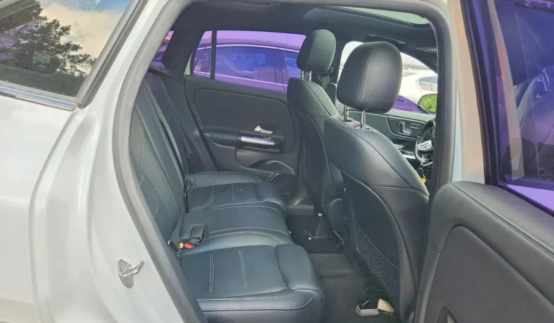 
								Mercedes-Benz GLA 35 AMG full									