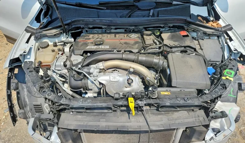 
								Mercedes-Benz GLA 35 AMG full									