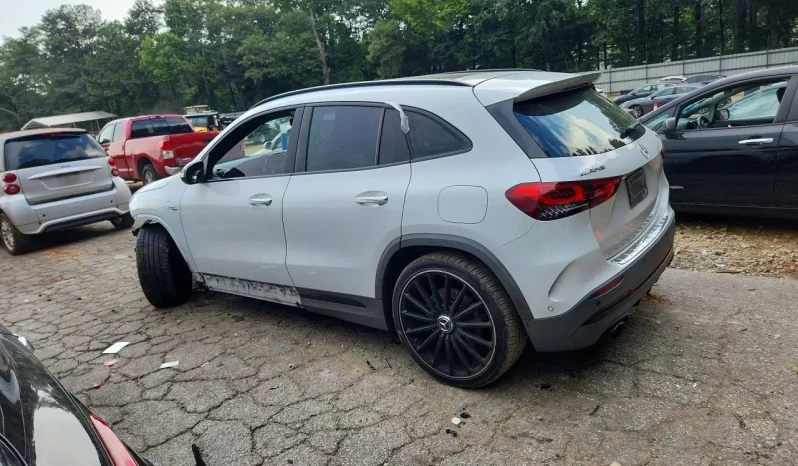 
								Mercedes-Benz GLA 35 AMG full									