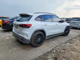 
										Mercedes-Benz GLA 35 AMG full									