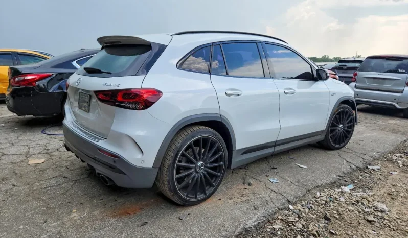 
								Mercedes-Benz GLA 35 AMG full									